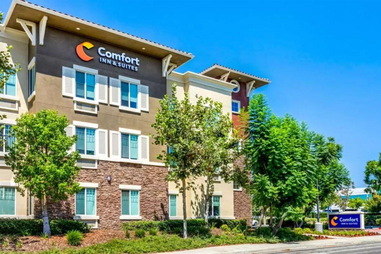 Comfort Inn & Suites Near Ontario Airport Bagian luar foto