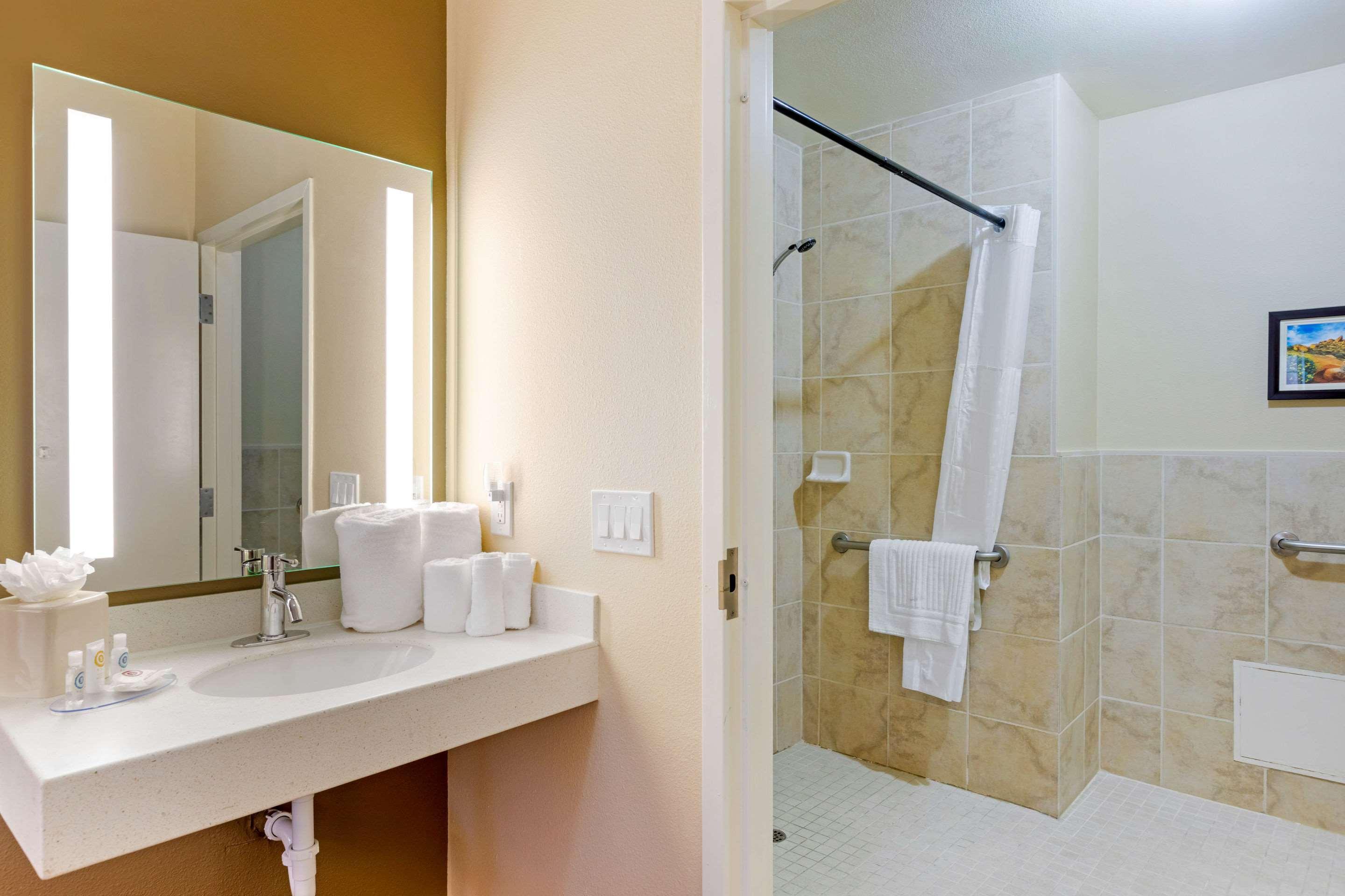 Comfort Inn & Suites Near Ontario Airport Bagian luar foto