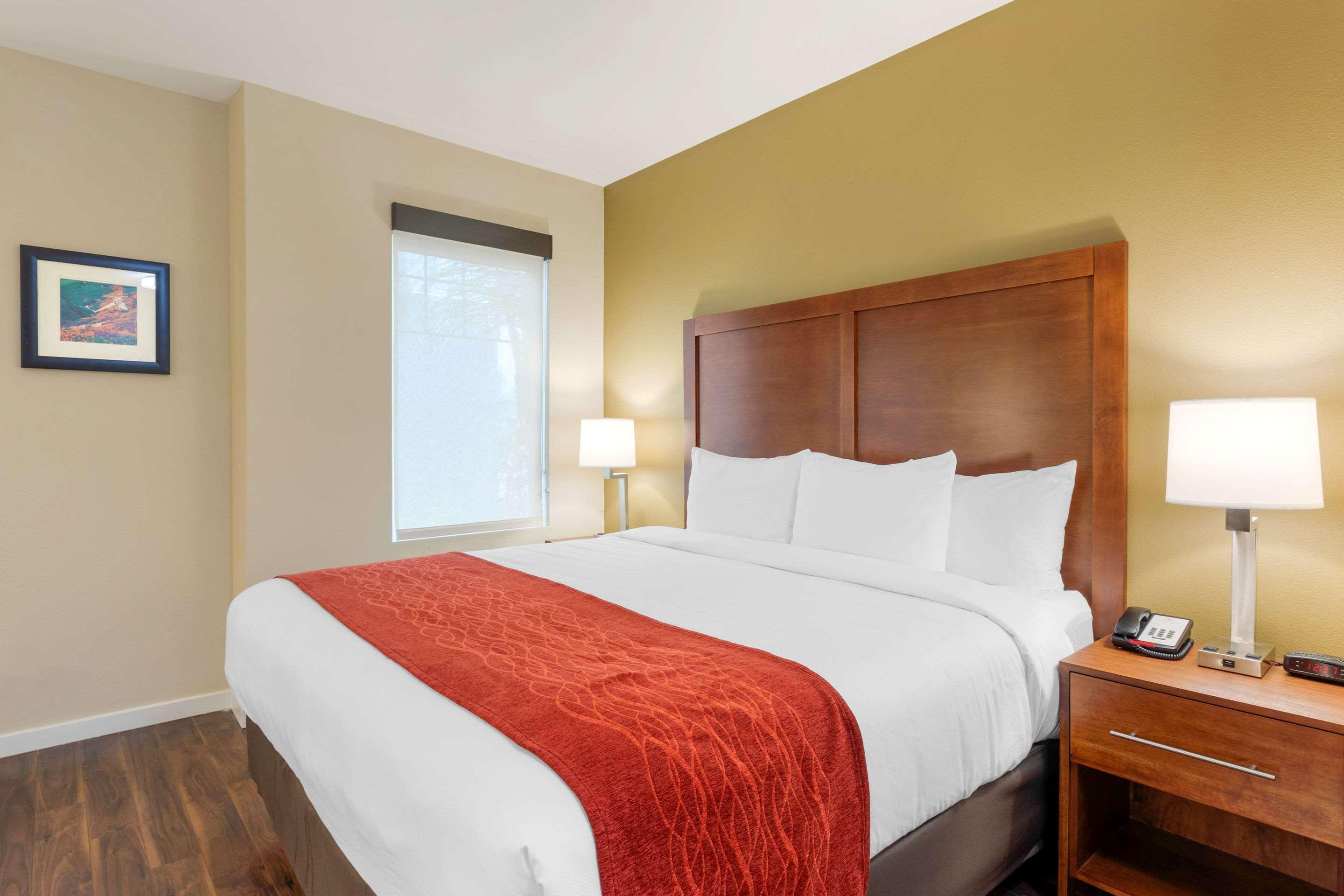 Comfort Inn & Suites Near Ontario Airport Bagian luar foto