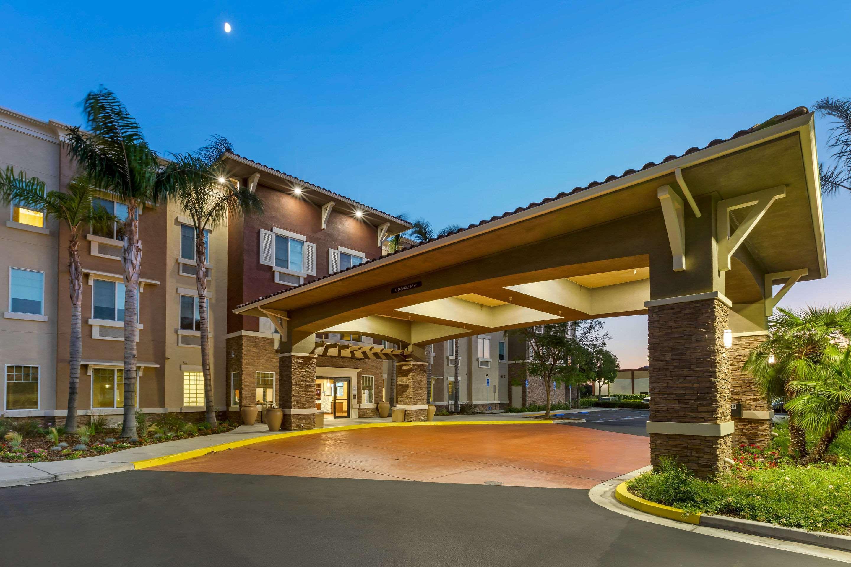 Comfort Inn & Suites Near Ontario Airport Bagian luar foto