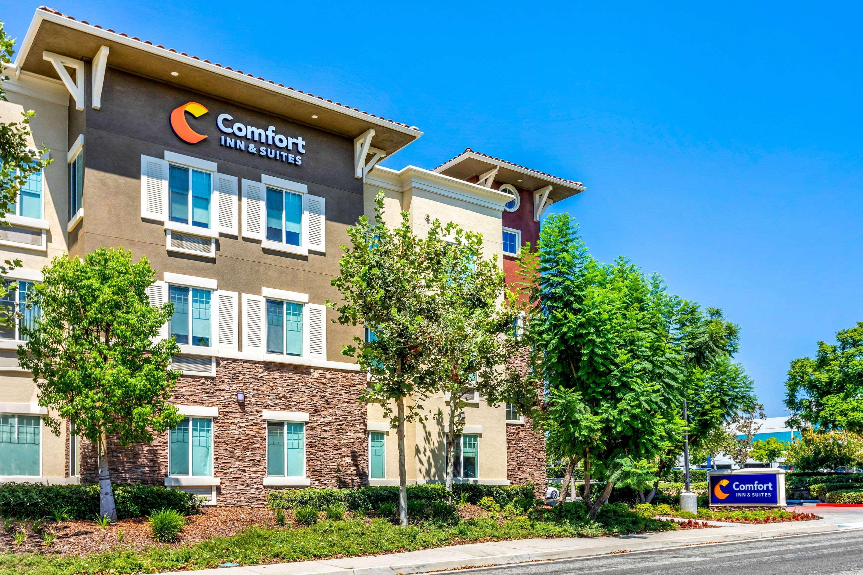 Comfort Inn & Suites Near Ontario Airport Bagian luar foto