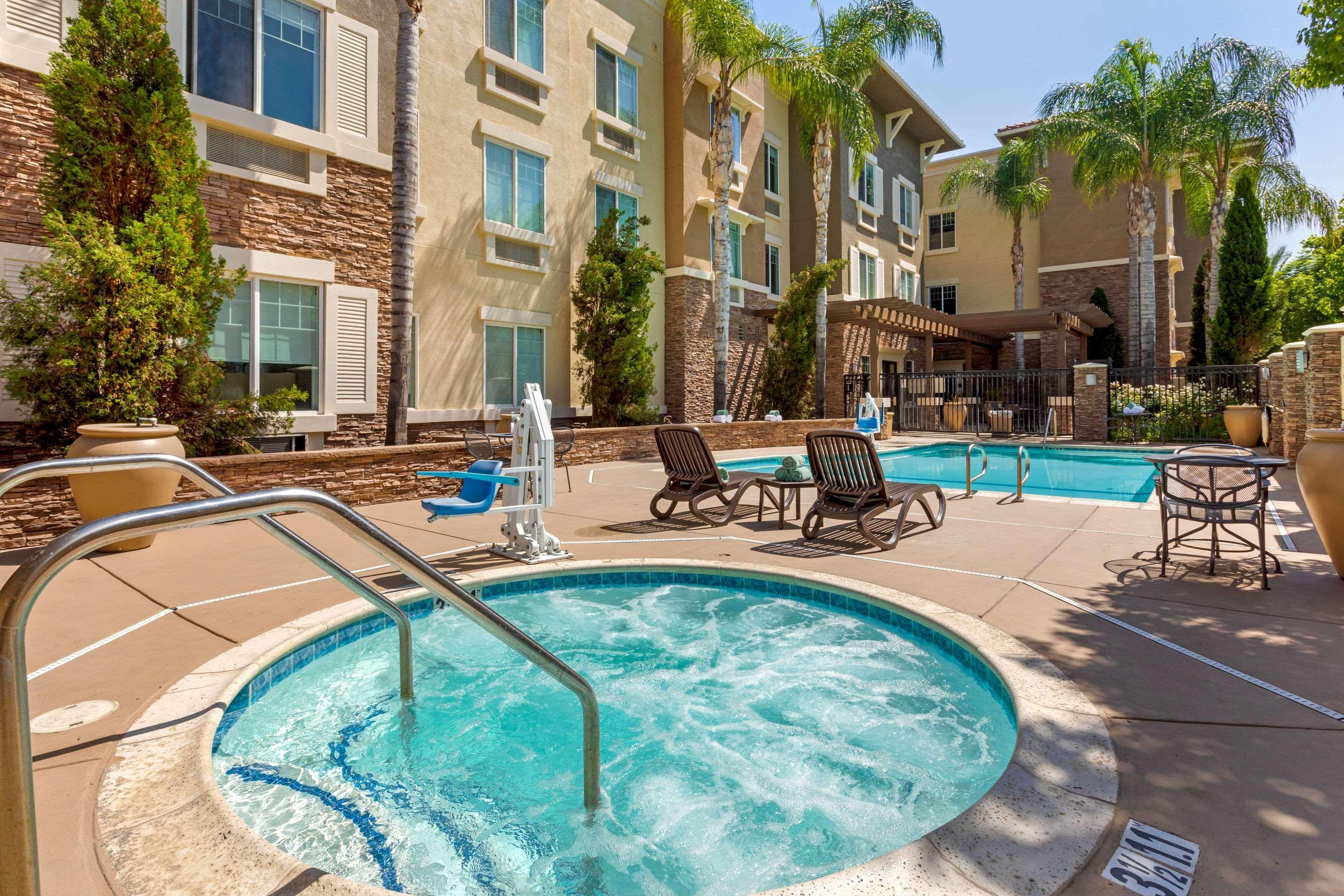 Comfort Inn & Suites Near Ontario Airport Bagian luar foto