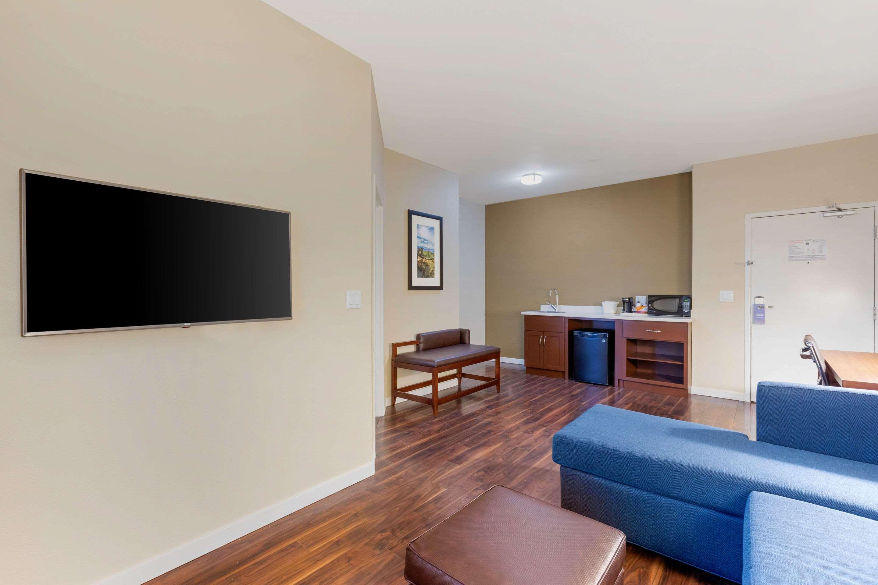 Comfort Inn & Suites Near Ontario Airport Bagian luar foto
